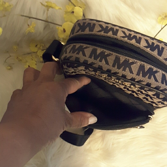 COPY - Michael kors Bedford zip flight bag - Picture 8 of 8